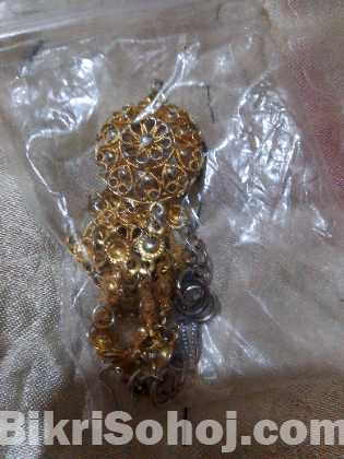 দেশী বিদেশী দুল‌ লকেট বালা